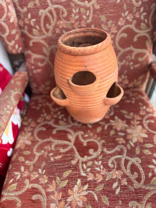 Buy & Sell Kidbrooke South East London - Photos for Vintage terracotta strawberry pot