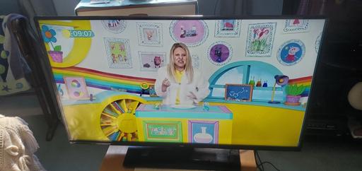 Buy & Sell Shropshire Telford and Wrekin - Photos for 40inch Bush smart tv