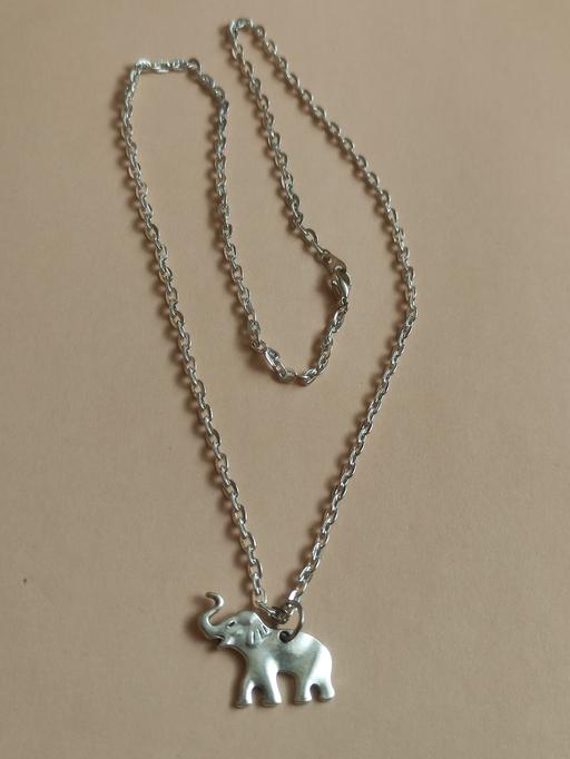 Buy & Sell Grafton Street Industrial Estate West Northamptonshire - Photos for Necklace chain