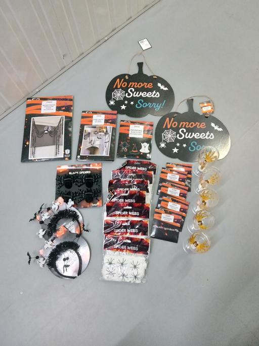 Buy & Sell Stannington Sheffield - Photos for Halloween bundle