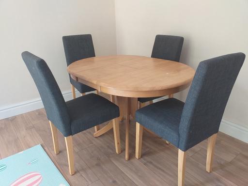 Buy & Sell Manton Industrial Estate Bedford - Photos for Table and 4 grey chairs
