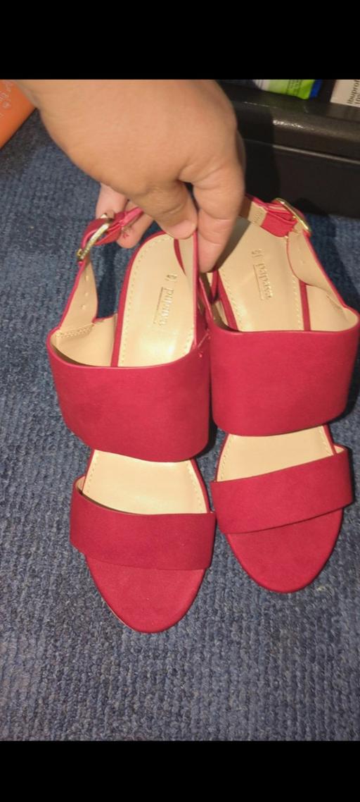 Buy & Sell Sutterton Boston - Photos for New,no tags.papaya sandals size 4