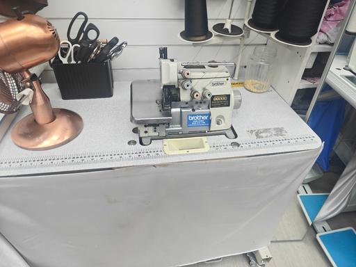 Buy & Sell West London Acton - West London - Photos for BROTHER Industrial Thread Overlock machine MO