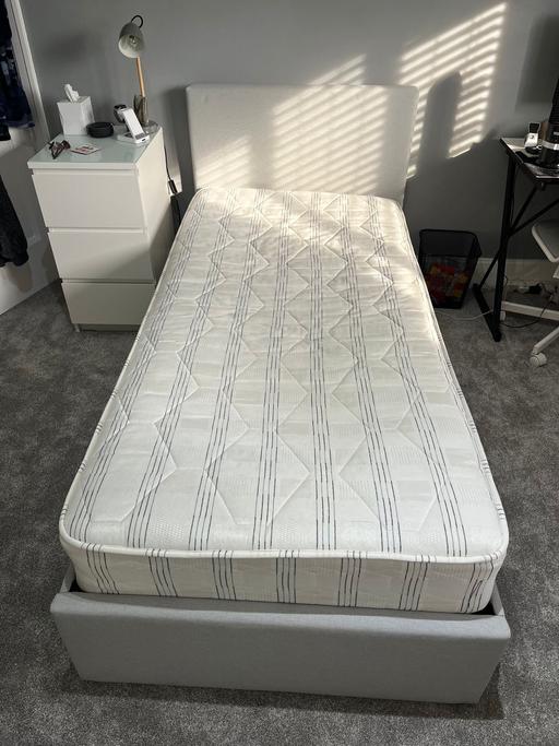 Buy & Sell Woodcross Wolverhampton - Photos for SINGLE BED, MATTRESS, BEDDING AND HEADBOARD