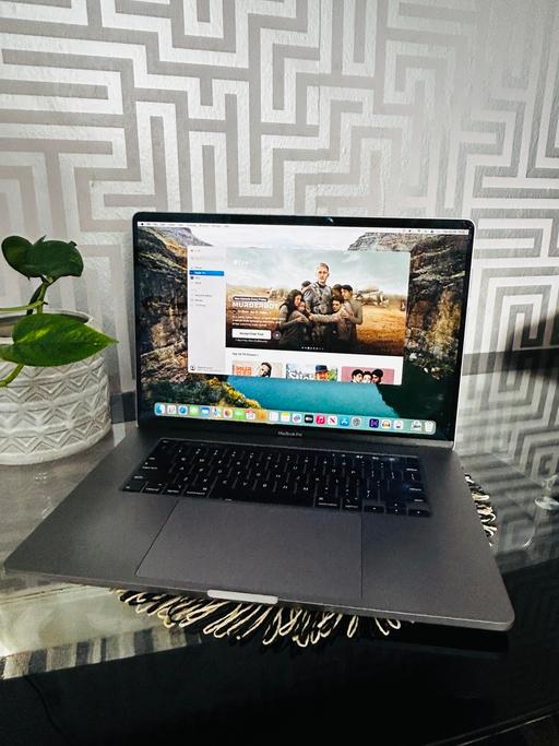 Buy & Sell West Midlands Birmingham - Photos for Apple MacBook Pro Core i9 Brilliant Condition