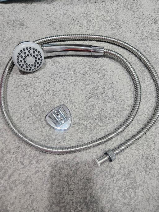 Buy & Sell Weston Point Halton - Photos for Shower head and cable