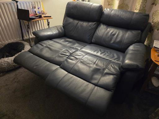 Buy & Sell Stalybridge Tameside - Photos for 2 seater electric power recliner