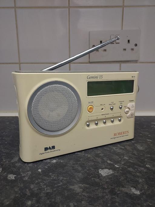 Buy & Sell East London Harold Park - East London - Photos for Roberts radio