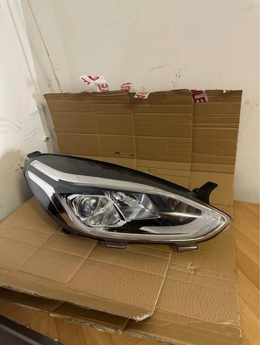 Vehicles Caerphilly - Wales Gellihaf - Caerphilly - Photos for Ford Fiesta MK8 O/S driver side headlight