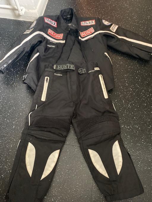 Vehicles Kent Medway - Kent - Photos for Racing suit
