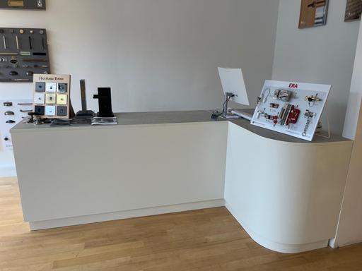 Buy & Sell Seven Sisters North London - Photos for Retail counter top