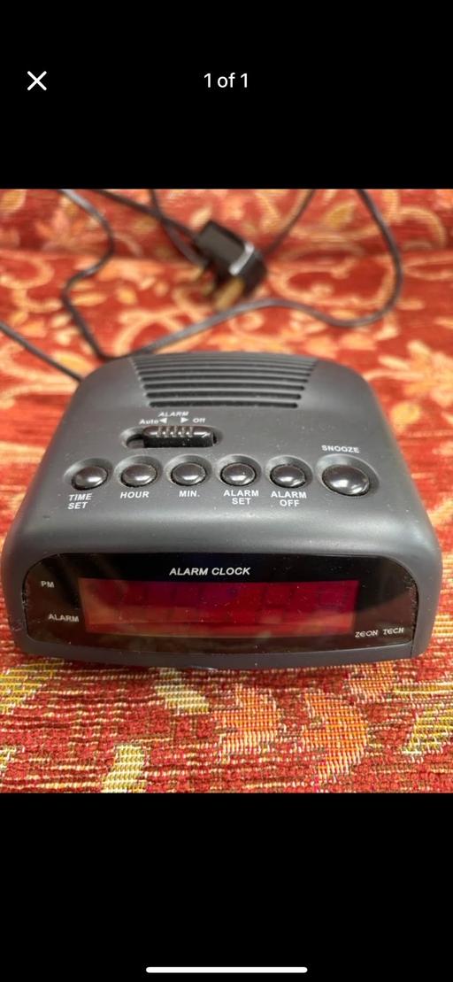Buy & Sell South East London Kidbrooke - South East London - Photos for Zeon tech alarm clock radio MW/FM