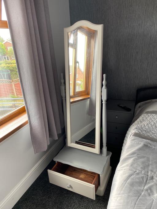 Buy & Sell Willenhall Walsall - Photos for Full length mirror with drawer
