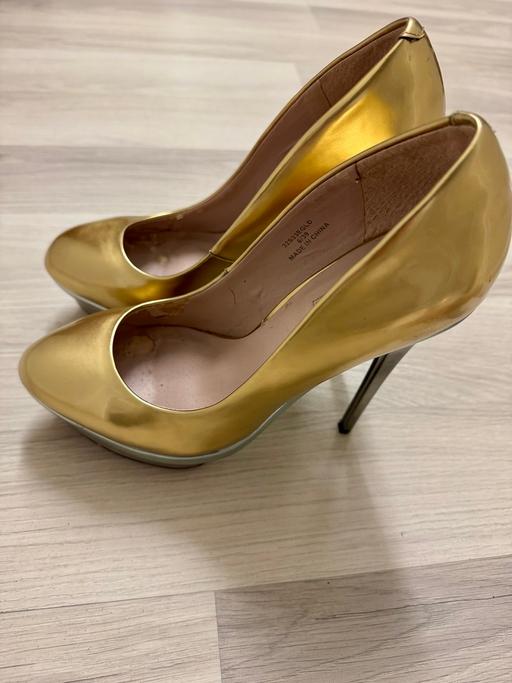 Buy & Sell Leeds City Centre Leeds - Photos for Gold Shoes