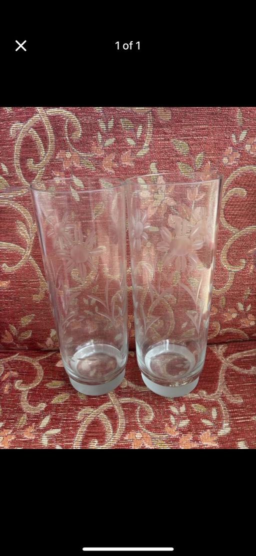Buy & Sell Kidbrooke South East London - Photos for Pair of floral engravings vases H10in D3.5in