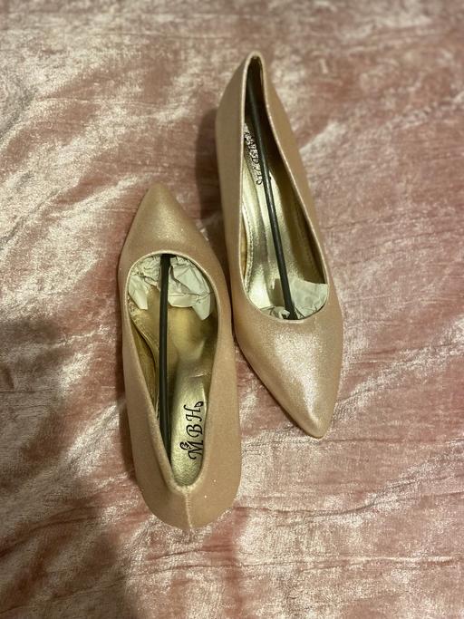 Buy & Sell Crumpsall Manchester - Photos for Gold heels