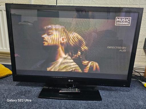 Buy & Sell West Midlands Sandwell - Photos for 42-inch LG TV