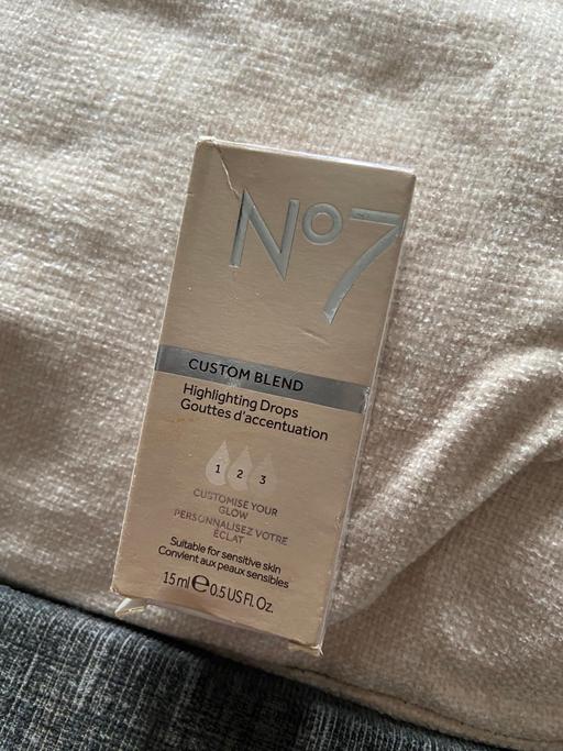 Buy & Sell Crumpsall Manchester - Photos for No7 bronze drops shade white gold