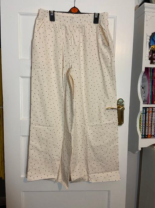 Buy & Sell Oakwood North London - Photos for ASOS Cropped Polka Dot Cropped Trousers