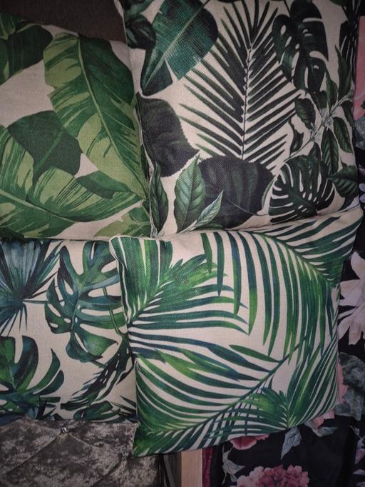Buy & Sell Yeadon Leeds - Photos for leaf cushions x4