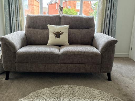Buy & Sell Tytherington Business Park Cheshire East - Photos for Two 2 seater settees 9 months old. Excellent
