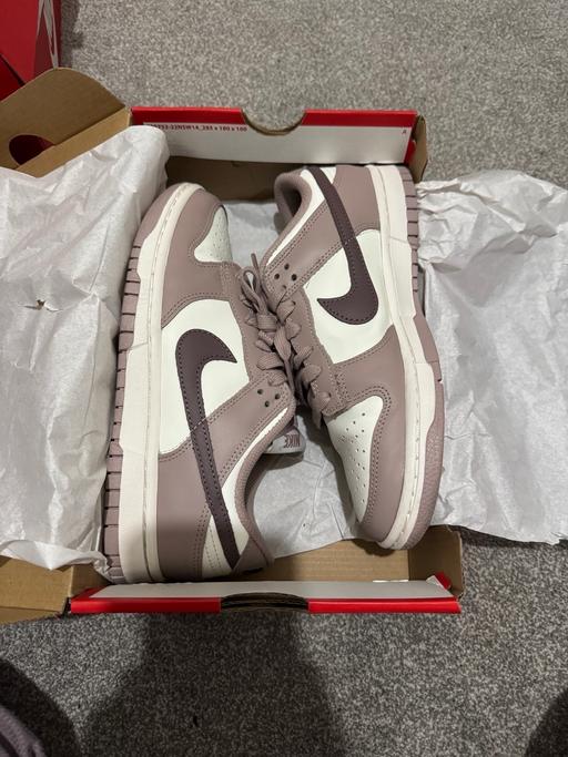Buy & Sell Walthamstow East London - Photos for Women’s Nike Dunks