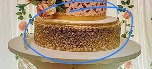 Buy & Sell Blackburn Blackburn with Darwen - Photos for Gold glitter cake stand