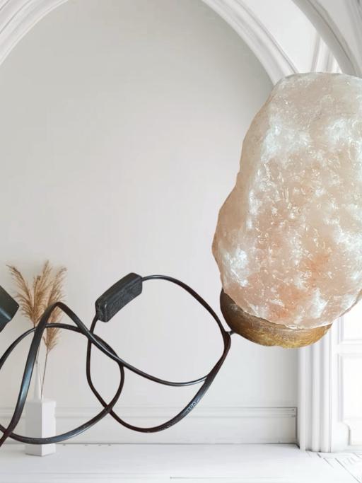 Buy & Sell White City West London - Photos for Salt Lamp 3-6KG