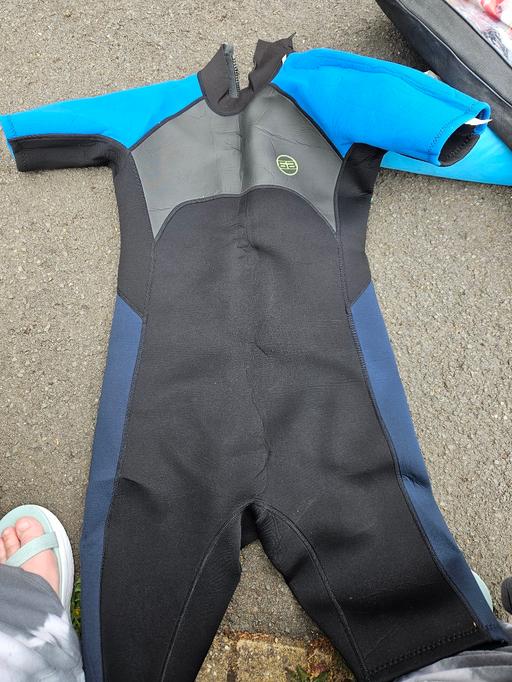 Buy & Sell West Midlands Wolverhampton - Photos for banana bite shortie wetsuit