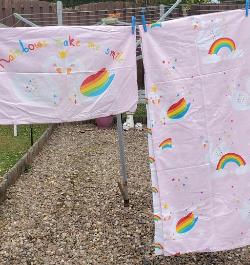 Buy & Sell Longley Sheffield - Photos for swans and rainbows singing reversible duvet c