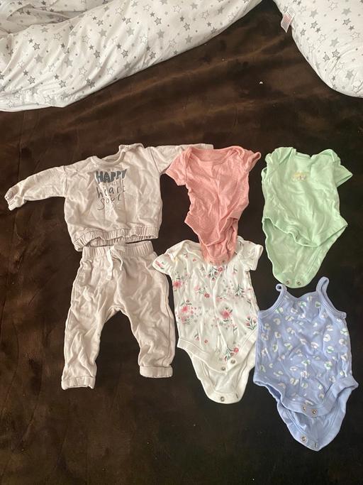 Buy & Sell Croydon Town Centre Croydon - Photos for Baby vests and grows. Sizes 0-6 months.