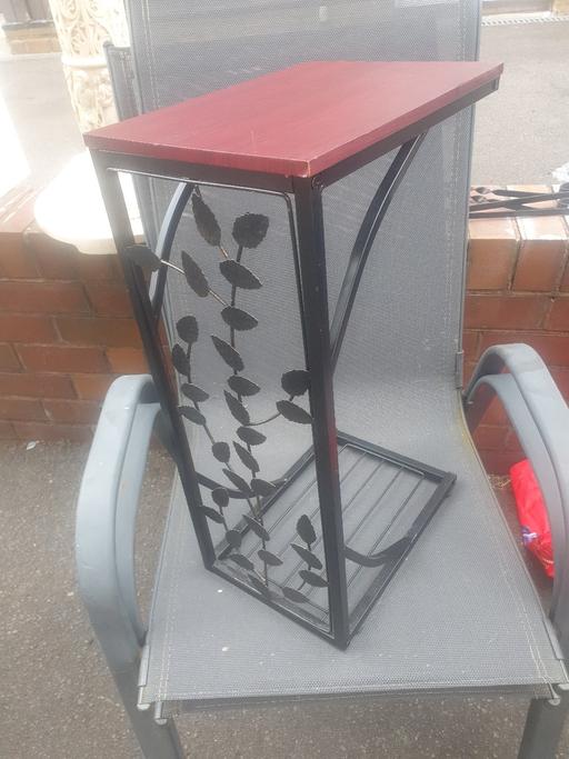 Buy & Sell Gornal Wood Dudley - Photos for Metal Side Table , With Wooden Top , 21 x 12
