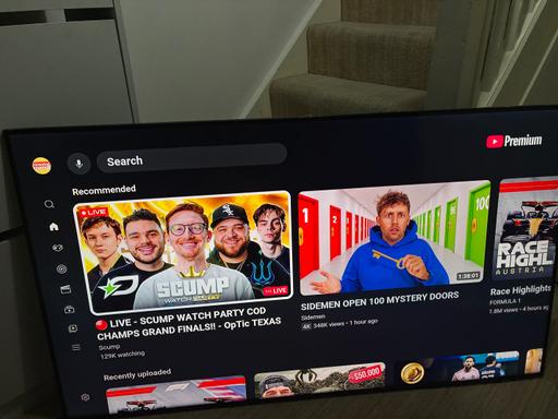 Buy & Sell West Brompton South West London - Photos for Samsung AU8000 55-Inch Smart TV