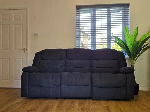 Buy & Sell Ilford Redbridge - Photos for recliner sofa