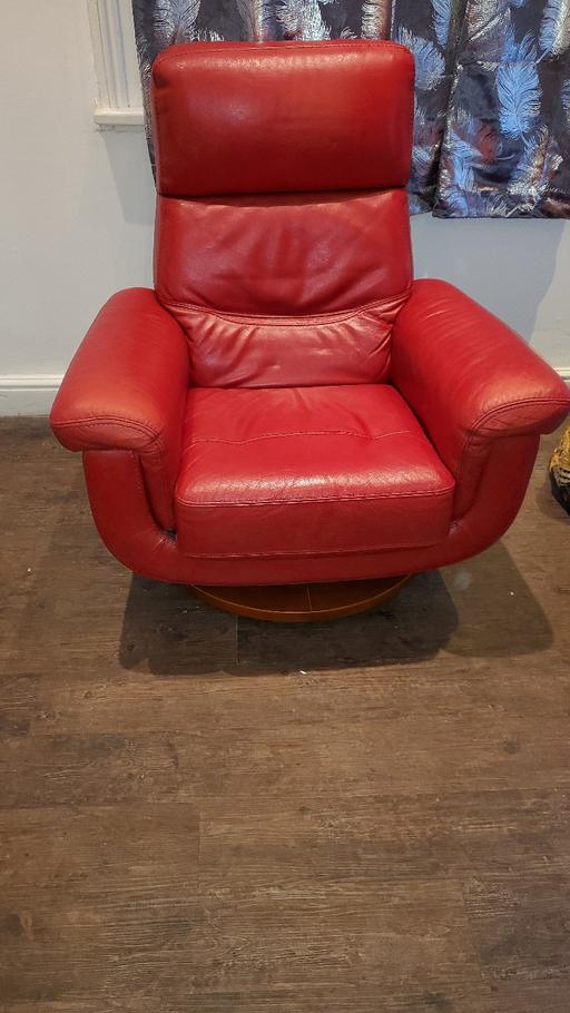 Buy & Sell Kings Heath Birmingham - Photos for Bardi Leather Swivel Chair in Red