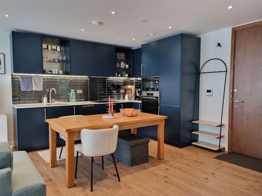 Buy & Sell Waterloo Central London - Photos for Extendable oak table - must go ASAP!