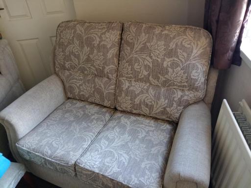 Buy & Sell Birchills Walsall - Photos for 2 seater sofa & 2 chairs