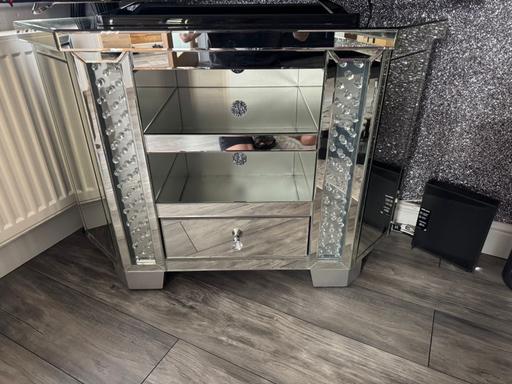 Buy & Sell West Midlands Wolverhampton - Photos for Mirrored tv stand