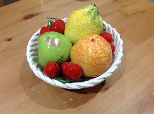 Buy & Sell Newham East London - Photos for GLAZED FRUIT IN A LACED BASKET