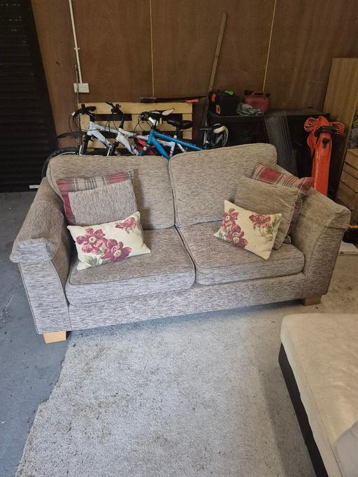 Buy & Sell Heskin Chorley - Photos for 2 seater sofa