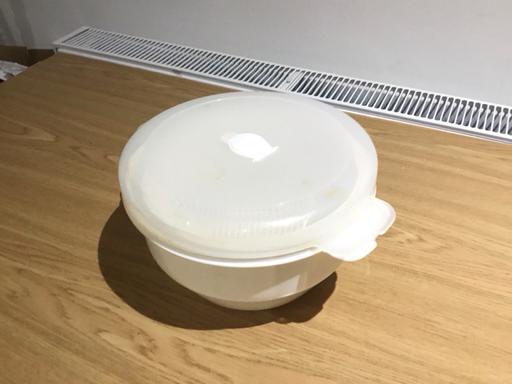 Buy & Sell Newham East London - Photos for LARGE 2 PIECES SALAD WASHER