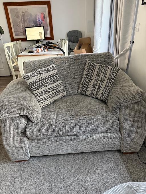 Buy & Sell Hoddesdon Broxbourne - Photos for Whisper 3 seater sofa and love chair