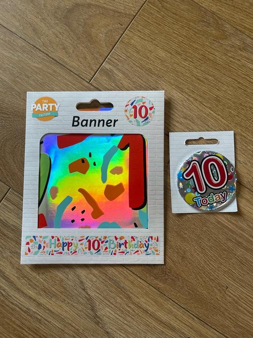 Buy & Sell Bentley Walsall - Photos for 10th Birthday Banner & Badge