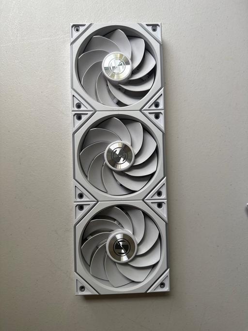 Buy & Sell Whetstone North London - Photos for Lian Li Uni Fan TL wireless Reverse blade