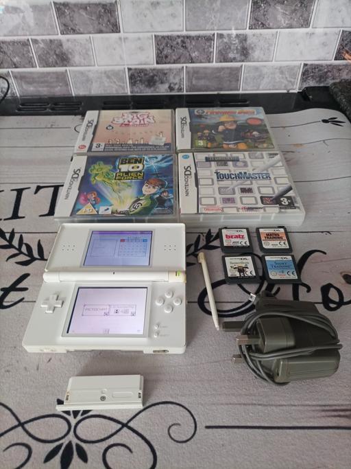 Buy & Sell Woodsetton Dudley - Photos for Nintendo ds lite bundle