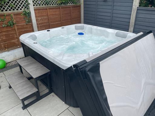 Buy & Sell Bierley Bradford - Photos for Shoreline Monaco Hot Tub 6 Seater