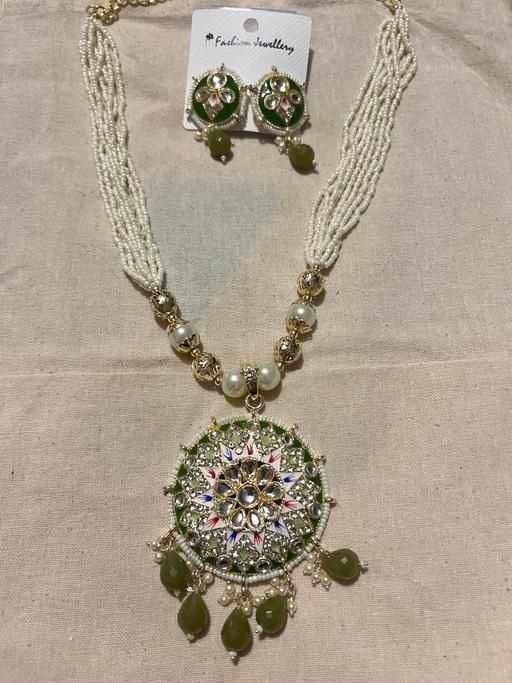 Buy & Sell Moortown Leeds - Photos for Necklace