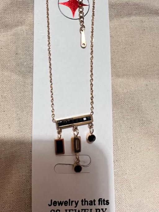 Buy & Sell Moortown Leeds - Photos for Necklace
