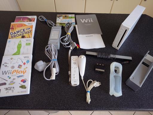 Buy & Sell Loughborough Charnwood - Photos for Nintendo Wii console bundle