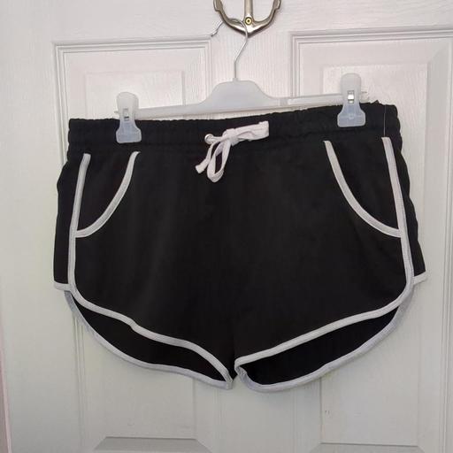Buy & Sell Crook Log South East London - Photos for Select women side panel short black Size 16